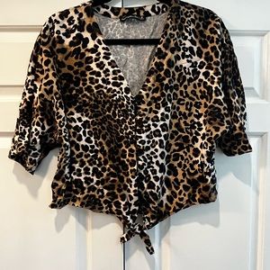 Abercrombie tie front crop top leopard print